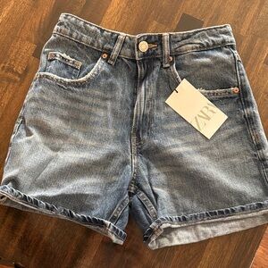 Zara women’s  Light Blue Rolled Hem Denim Shorts